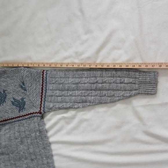 Men's Gray Crewneck Sweater with Duck Design - Picture 3 of 6